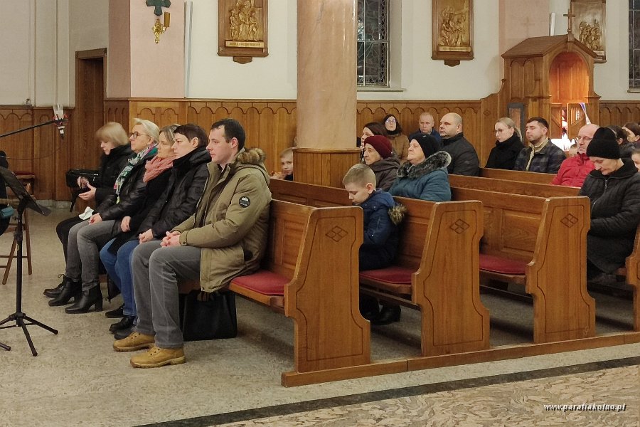 40 Wtorek - msza wieczorna.jpg